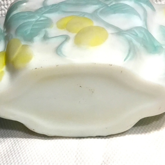 Antique 1920's Phoenix Glass Martele Olive Vase in White Painted Yellow & Green - Picture 6 of 11